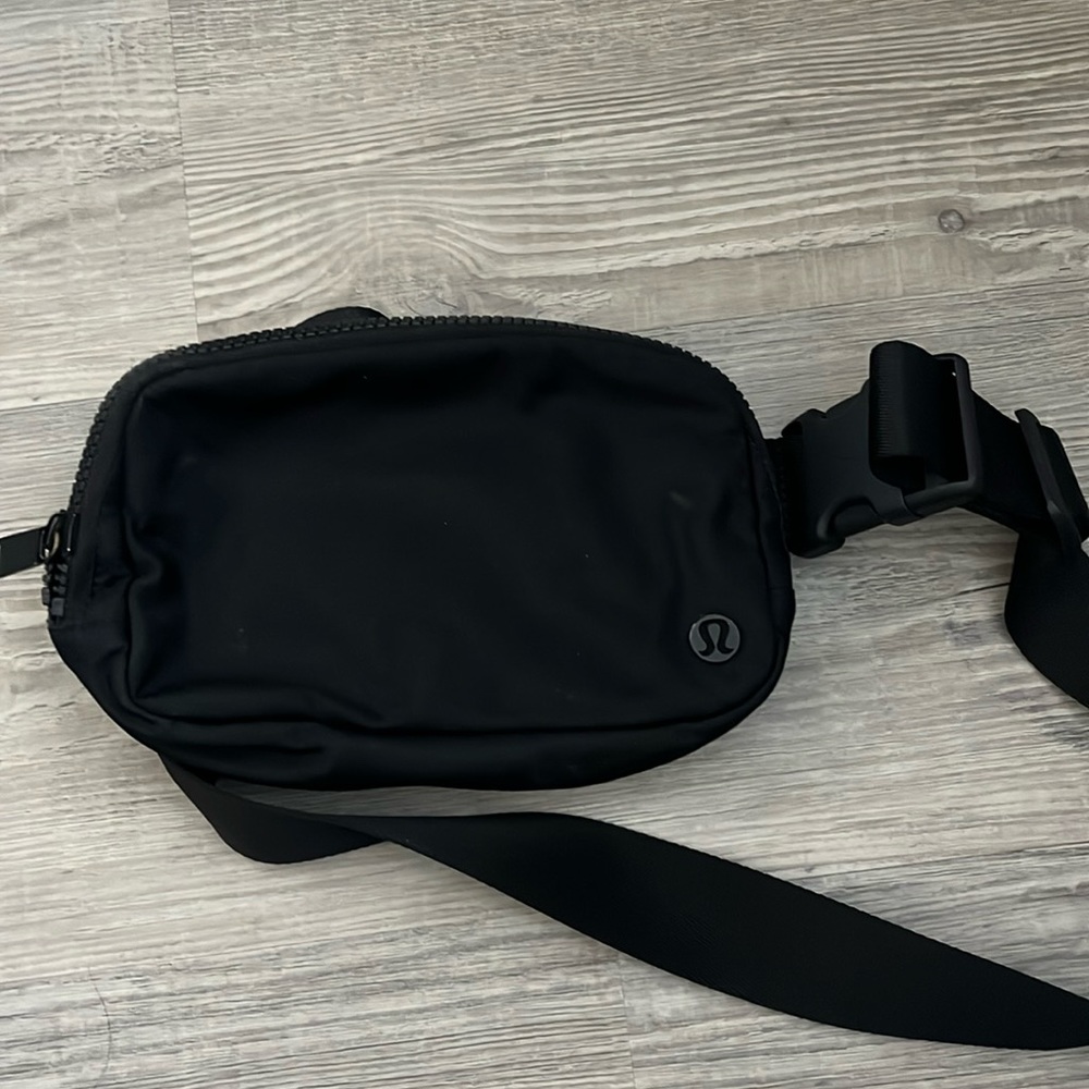 lululemon belt bag